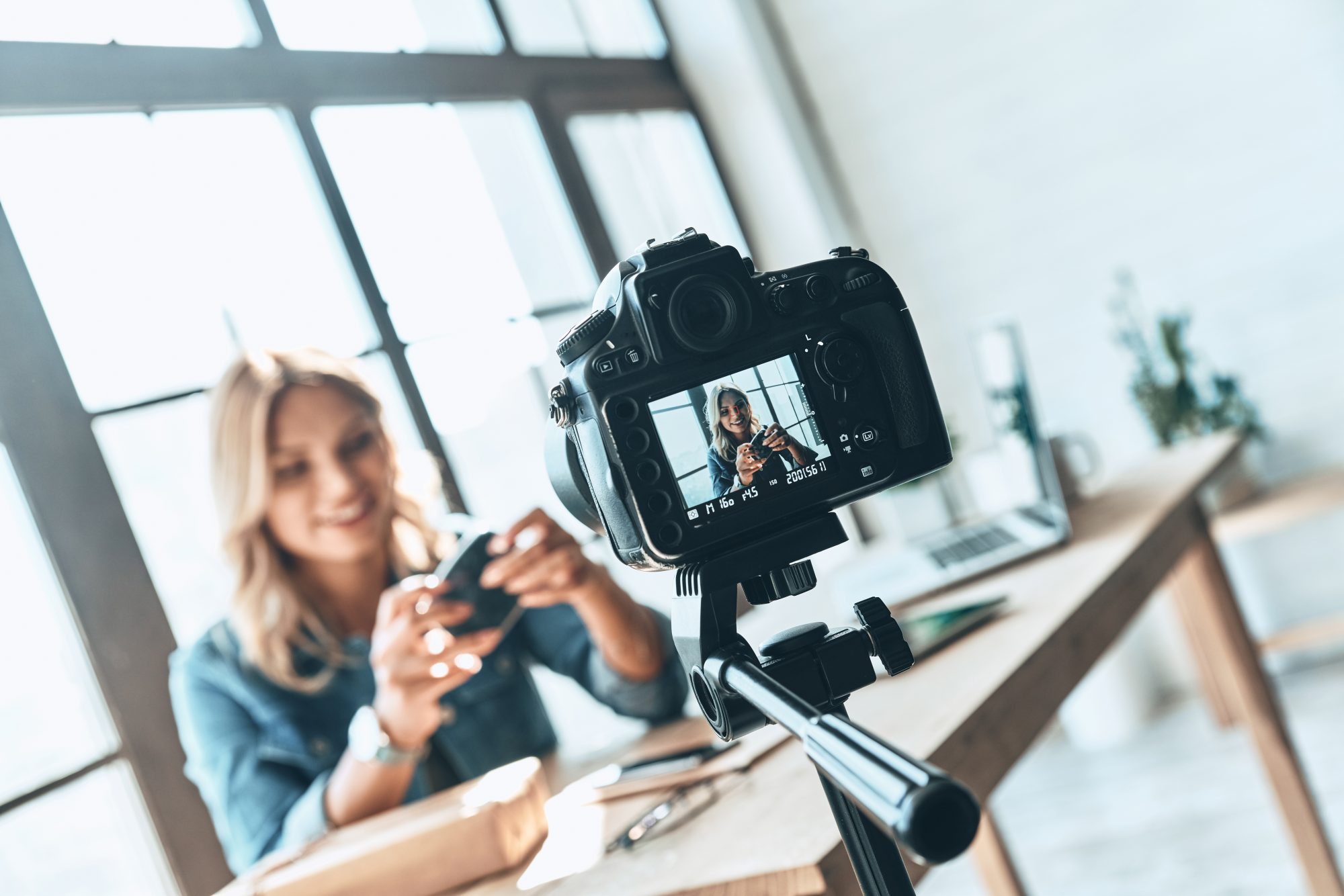 video marketing woman vlogging
